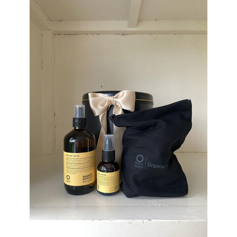 Julekampanje Oway Styling Gavesett Sea Salt Spray+Glossy Nectar+Pouch